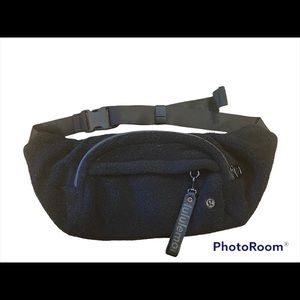Lululemon Sherpa belt bag. Never worn.